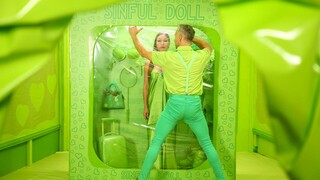 Sin and Green - Masturbation and Fingering - 4K porn video on FULL-PORN.COM