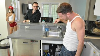 Sexy Latina Handyman Fuck - 4K porn video on FULL-PORN.COM