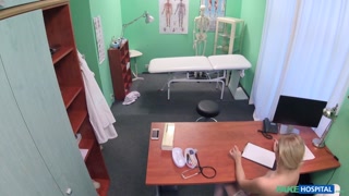 观看Medical professional gets handjob and facial - 4K顶级色情内容在FULL-PORN.COM