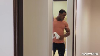 Watch Athletic Burglar Gets Anal Play - top porn in 4K on FULL-PORN.COM
