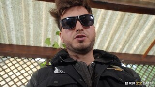 Biker Chicks in Fishnet and Latex Get Downを見る - 4KのトップポルノはFULL-PORN.COMで