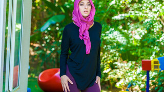 Guarda Hijab Girl Gets Her Asshole Stretched - top porno in 4K su FULL-PORN.COM