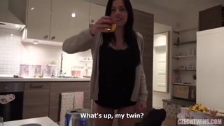 Guarda Hot European Twins Gangbang - top porno in 4K su FULL-PORN.COM