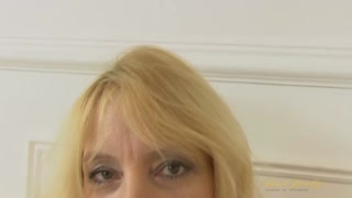 Lucinda Spreads Open and Shares Secrets - wideo porno 4K na FULL-PORN.COM