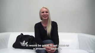 Tonton Teasing Blonde Cutie Kamila in European Flick - porno teratas dalam 4K di FULL-PORN.COM