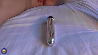 Watch Solo mature Amy gets a squirmy fan surprise - top porn in 4K on FULL-PORN.COM