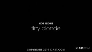 Young Blonde Babe Takes It 보기 - 4K 최고 포르노 FULL-PORN.COM에서