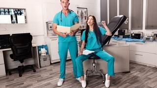 Sledujte London Pierce Cum in Mouth of Nurse Stella Nash - špičkové porno v 4K na FULL-PORN.COM