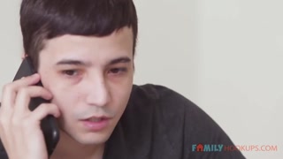 Stepson Can’t Resist Stepmom’s Panties—Gets Caught Stroking 보기 - 4K 최고 포르노 FULL-PORN.COM에서