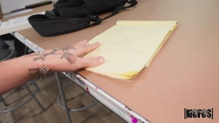 Urmărește  Ass in the Classroom  - top porno în 4K pe FULL-PORN.COM