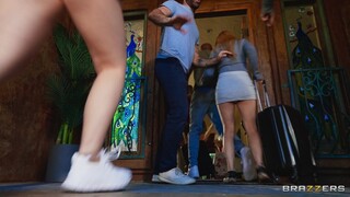 Watch Fucking the Wife in the Bathroom - top porn in 4K on FULL-PORN.COM