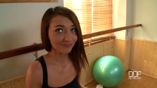 Regardez Alexis Brill's Gym Teacher Tool in Action - top porno en 4K sur FULL-PORN.COM