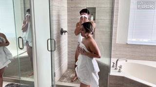 ดู Shower Sex: Mason Akana and Leslie Monroe Get Wet! - หนังโป๊ระดับท็อปใน 4K ที่ FULL-PORN.COM