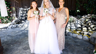 ดู Blonde Wedding Photographer's Assistant Gets Fucked - หนังโป๊ระดับท็อปใน 4K ที่ FULL-PORN.COM
