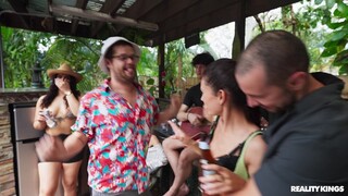 Watch Blowjob and Gagging in Hostel - top porn in 4K on FULL-PORN.COM