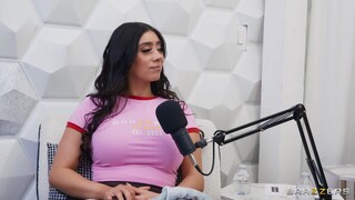 Interracial Threesome with Violet Myers, Alex Jones, and Kira Noir - วีดีโอโป๊ 4K บน FULL-PORN.COM