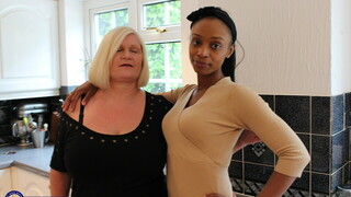 Obejrzyj Mom-like Lacey Starr and Lola Marie's Pussy Licking Party - top porno w 4K na FULL-PORN.COM