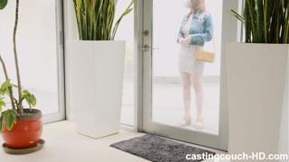 Guarda Luna Takes the Audition - top porno in 4K su FULL-PORN.COM