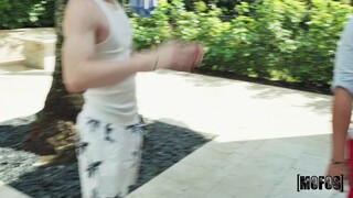 Urmărește Ass Fingering & Blowjob - BBQ Party Sex - top porno în 4K pe FULL-PORN.COM