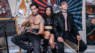 Watch Reyna Belle Rocks MMF Threesome - top porn in 4K on FULL-PORN.COM