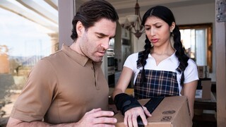 Stepfamily Kissing and Licking - 4K porn video on FULL-PORN.COM