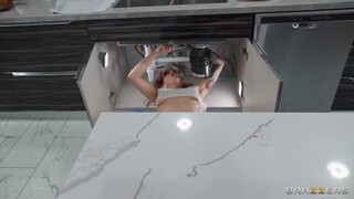 Assista Natural Tits and a Pierced Pussy - top porno em 4K no FULL-PORN.COM