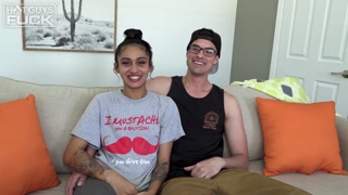 Regardez Glasses-Wearing Zeek Simons Fucks Latina Mia - top porno en 4K sur FULL-PORN.COM
