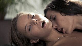 Russian and Spanish Kissing - 4K porn video on FULL-PORN.COM
