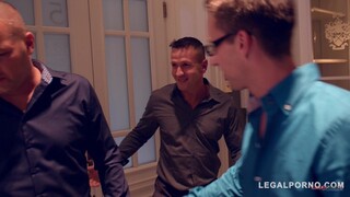 Assista Deepthroat Gangbang with Lea Lexis - top porno em 4K no FULL-PORN.COM
