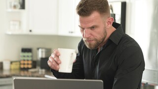 Schau dir Mona Azar Gives Vince a Blowjob and Facial an - Top-Porno in 4K auf FULL-PORN.COM