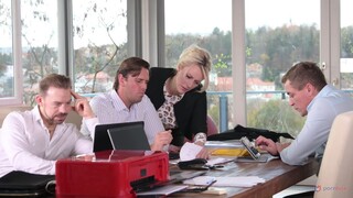 Guarda Executive Office Bang: Brittany Bardot and Friends - top porno in 4K su FULL-PORN.COM