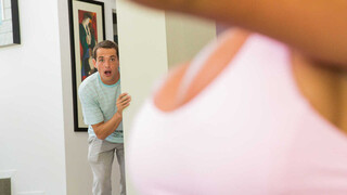 Assista Shaved and Ready: August Taylor's Big Ass Fuck - top pornô em 4K no FULL-PORN.COM