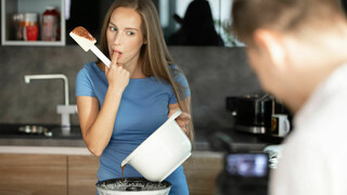 Assista Beautiful Sex in the Kitchen with Kinuski - top pornô em 4K no FULL-PORN.COM