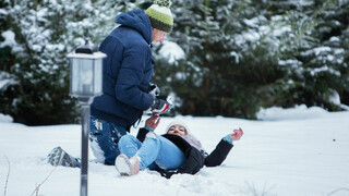 Snowy Outdoor Sex - video porno 4K su FULL-PORN.COM